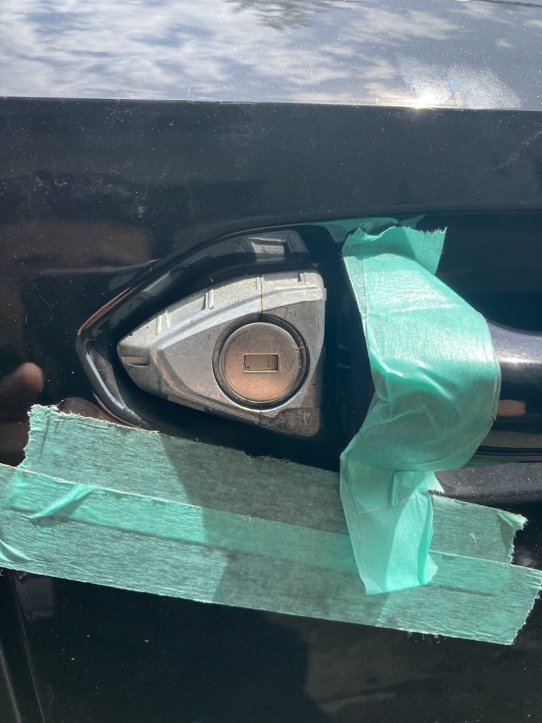 AUDI RS3スポーツバック 鍵穴 インロック鍵開け