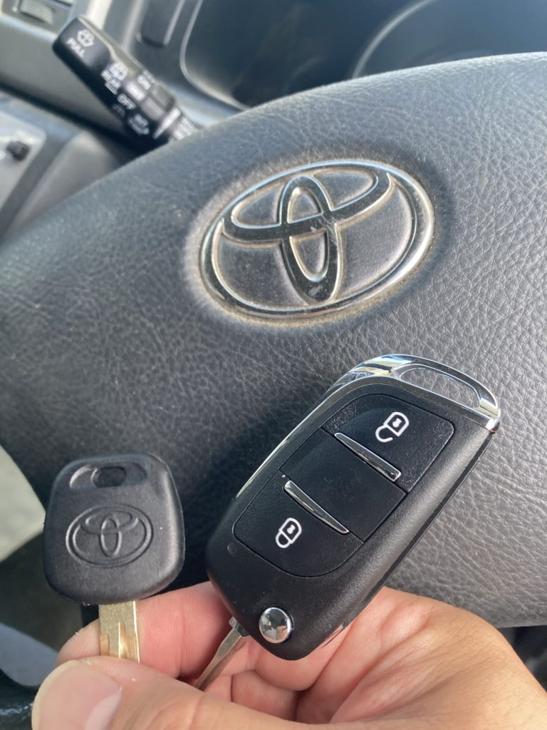 仙台市トヨタハイエースイモビライザーキー作成キーレス作成