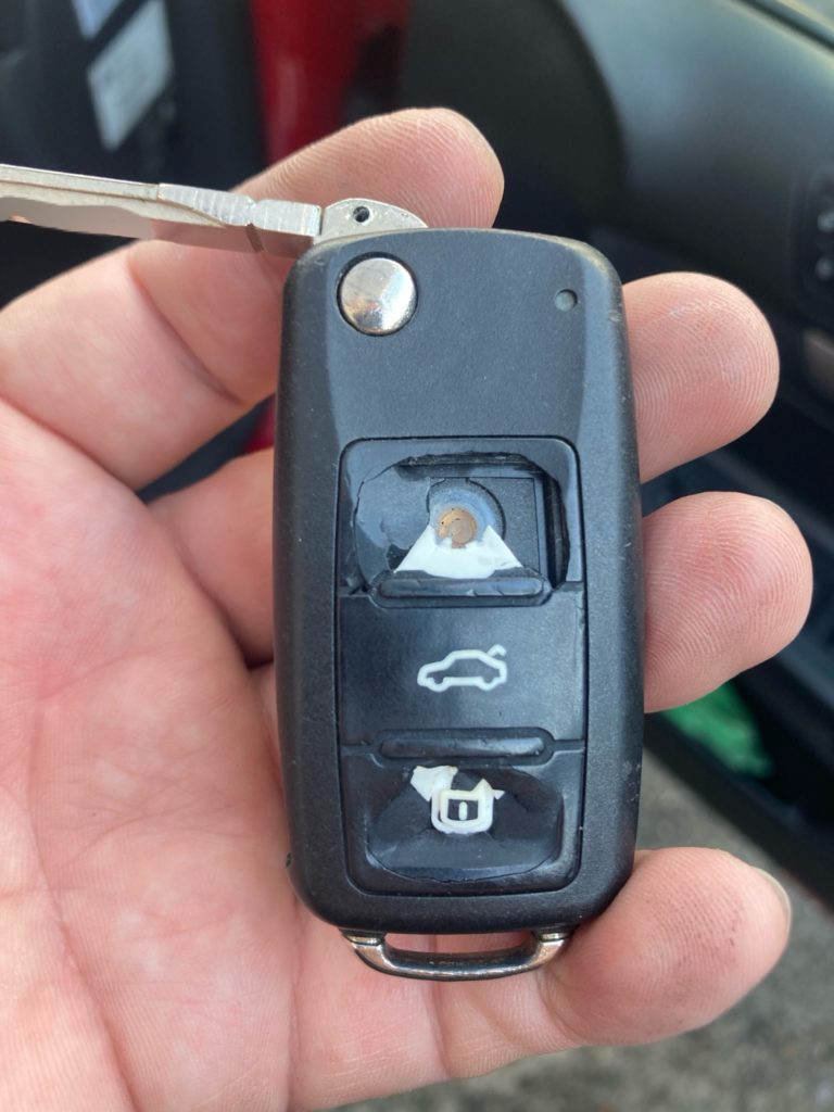 ワーゲン アウディ キーレスリモコン破損故障修理 キーシェル交換