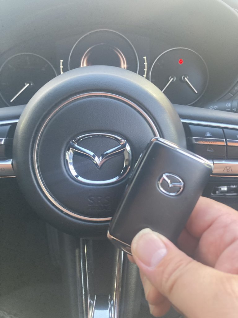 仙台市泉区MAZDA3ファストバックスマートキー紛失復元