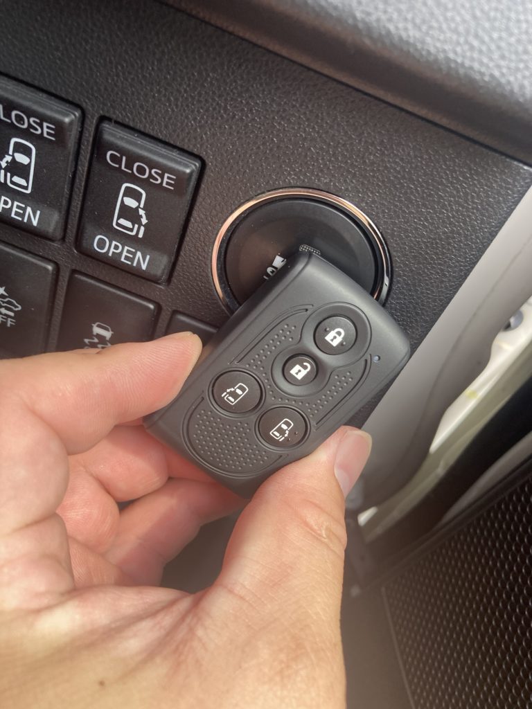 ダイハツタントスマートキー作成